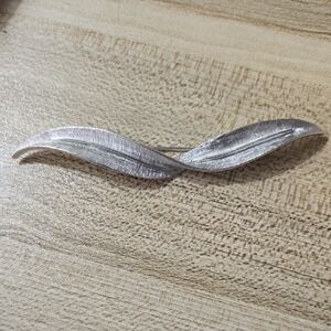 Vintage Coro Silver Tone Leaf Brooch